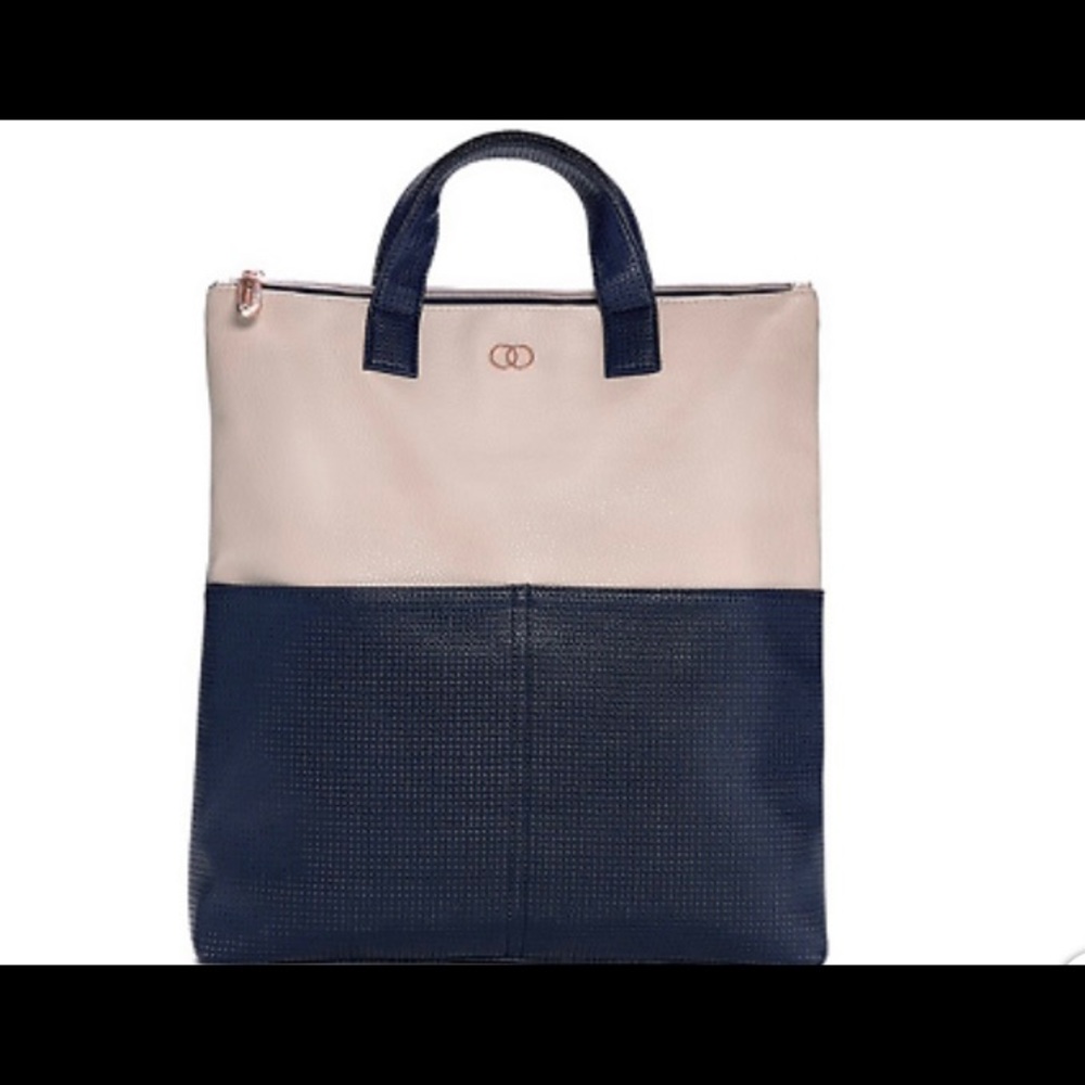 Caboodles essential tote